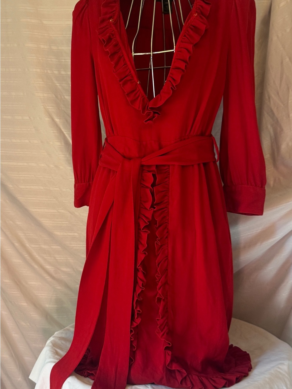 Marc Jacobs 100% Silk Red Ruffled 3/4 Sleeve Dress with Belt, 10 - Picture 5 of 14